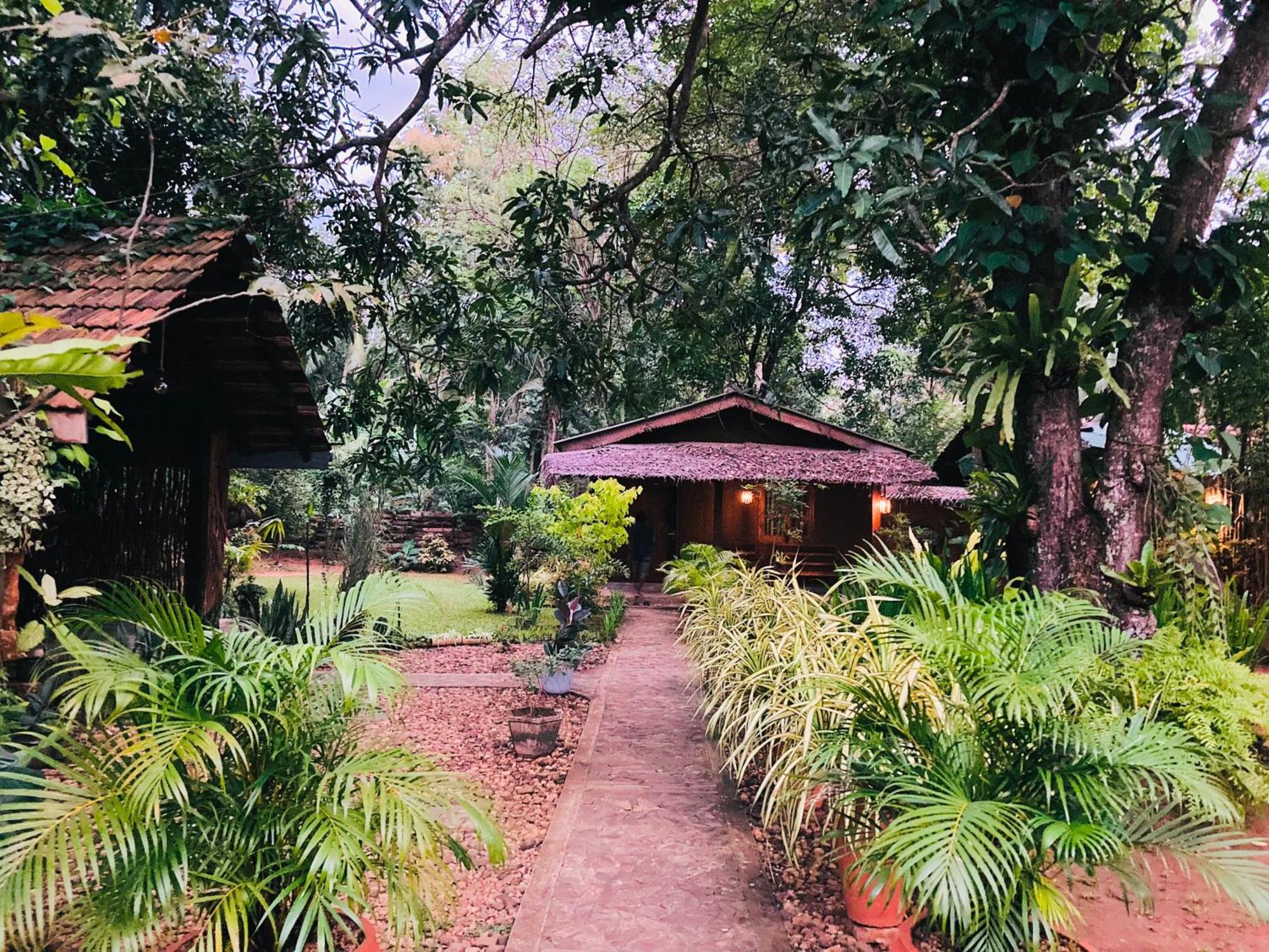 Green Paradise Cottage Udawalawa Udawalawe Exteriör bild